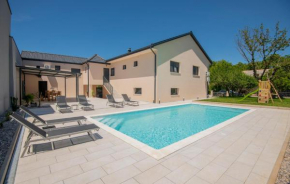 Beautiful Home In Kamenmost With Wifi